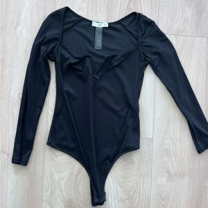 Mango long sleeves v-cut neck bodysuit